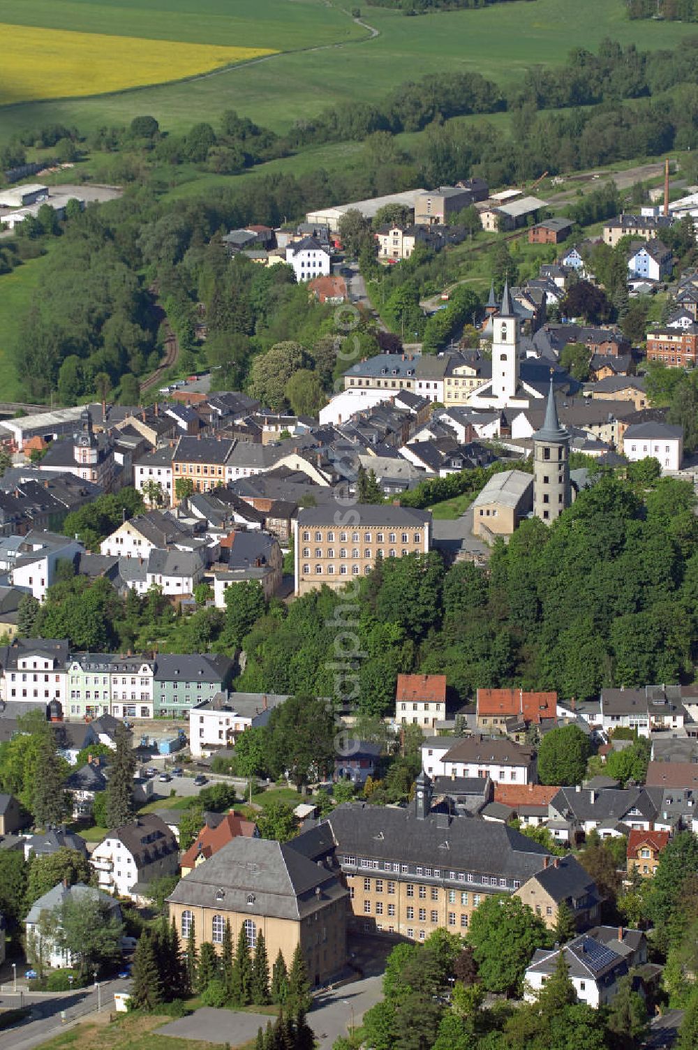 Aerial image 04.06.2010 - Blick über die Stadt Schleiz mit dem Konrad-Duden-Gymnasium, den Türmen der Schlossruine und der Stadtkirche. View of the city Schleiz with the Konrad-Duden-Gymnasium, the towers of the castle ruins and the town church.