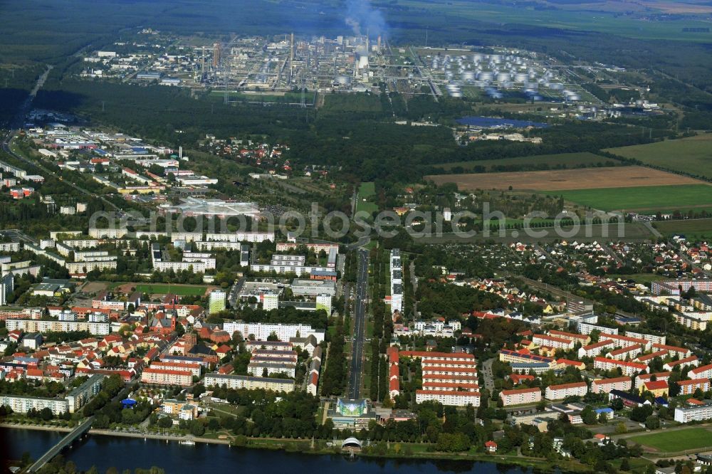 Schwedt/Oder from above - Cityscape in Schwedt / Oder in Brandenburg. The focus of the course of the border river Oder to Poland, in the background the factory site and the refinery facilities of the PCK refinery GmbH