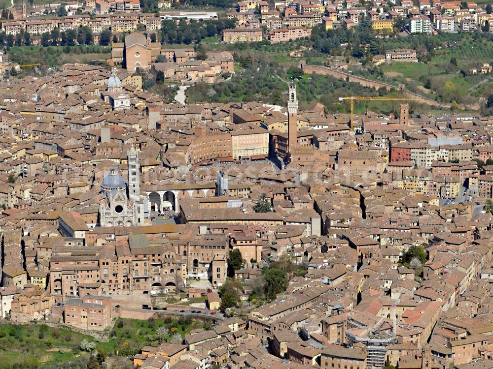 Siena from the bird's eye view: City view of Siena in the homonymous province in Italy