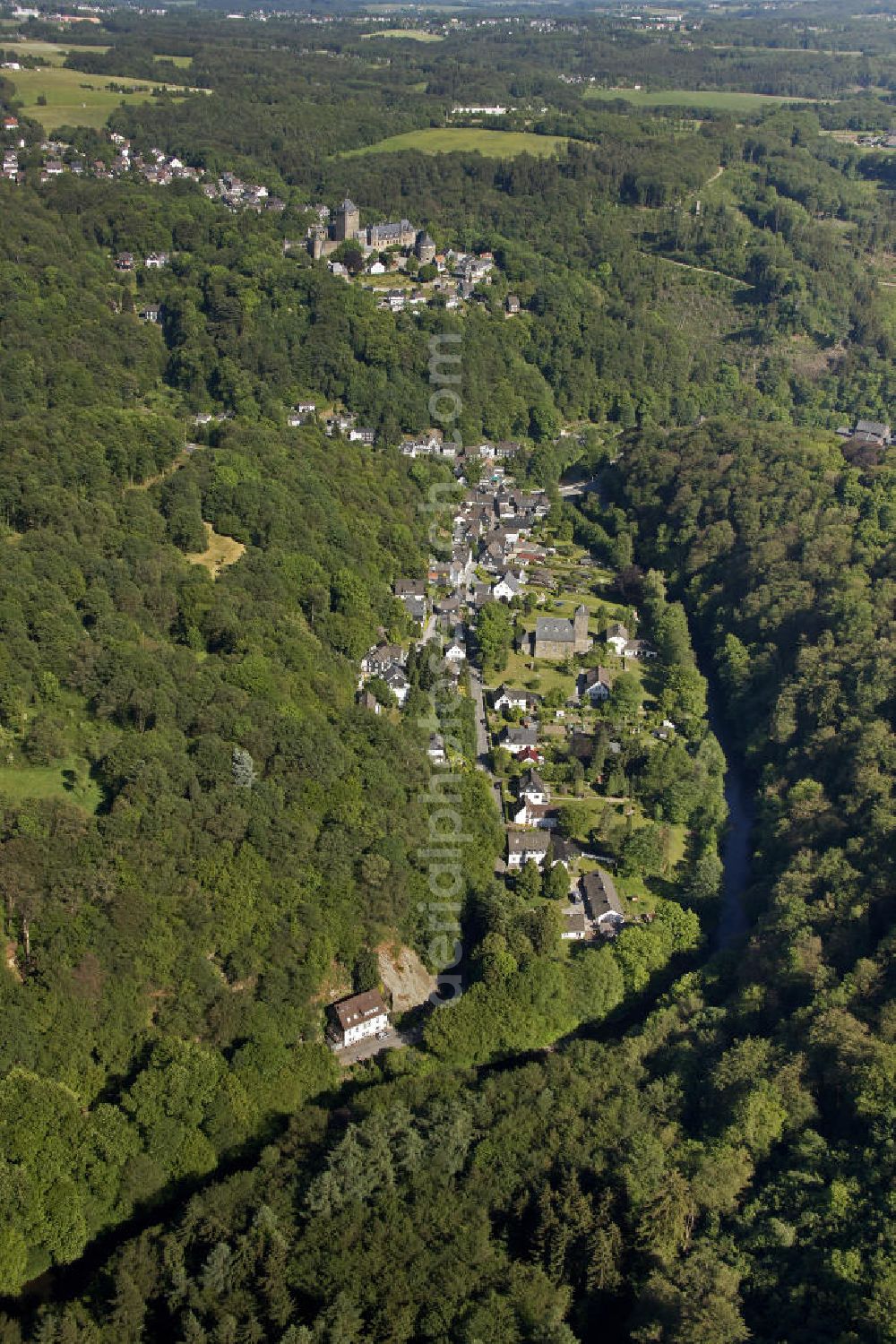 Aerial image Burg / Solingen - Stadtansicht vom Solinger Stadtteil Burg. City view from Burg, district of Solingen.