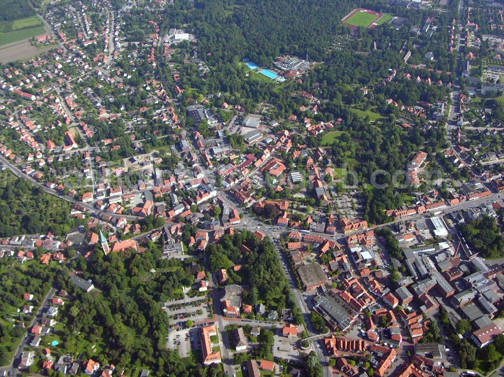 Aerial image Soltau (Niedersachsen) - Die Stadt Soltau in der Lüneburger Heide liegt im sogenannten Elbe-Weser-Dreieck. Mit rd. 22.000 Einwohnern ist Soltau zweitgrößte Stadt im Landkreis Soltau-Fallingbostel und als Mittelzentrum Standort für die Ansiedlung von mehr als 1.350 Gewerbebetrieben.