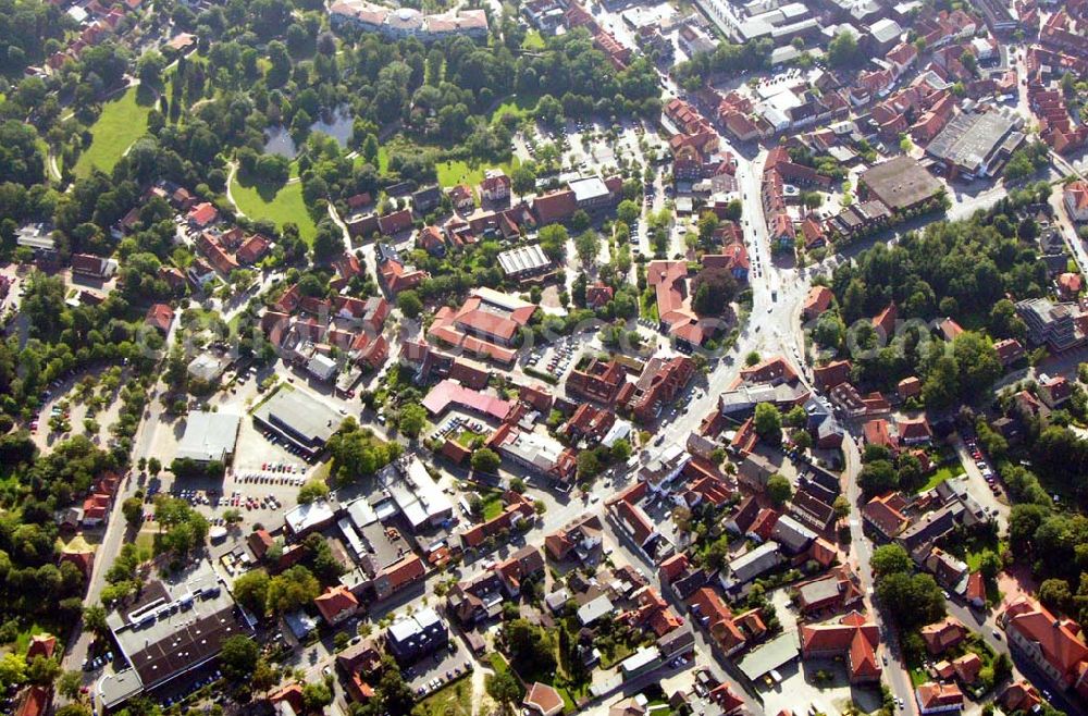 Soltau (Niedersachsen) from the bird's eye view: Die Stadt Soltau in der Lüneburger Heide liegt im sogenannten Elbe-Weser-Dreieck. Mit rd. 22.000 Einwohnern ist Soltau zweitgrößte Stadt im Landkreis Soltau-Fallingbostel und als Mittelzentrum Standort für die Ansiedlung von mehr als 1.350 Gewerbebetrieben.