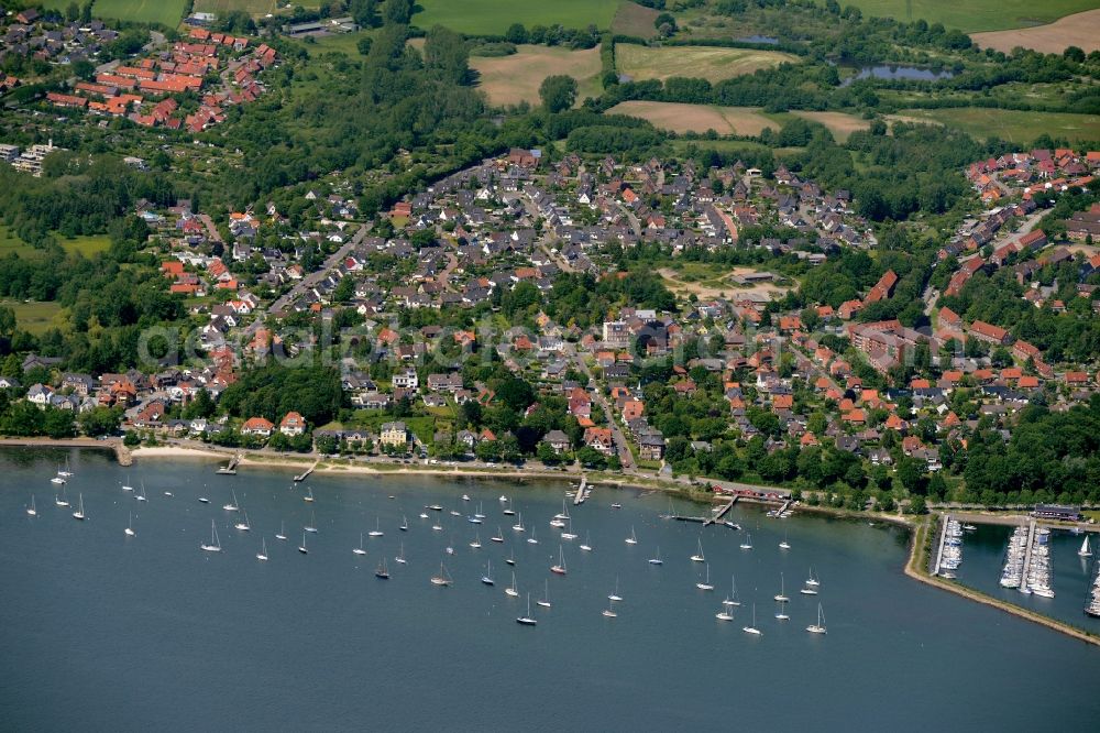 Aerial photograph Eckernförde - City view of the city area of Eckernfoerde and its surroundings at the coastline of the baltic sea in the state Schleswig-Holstein