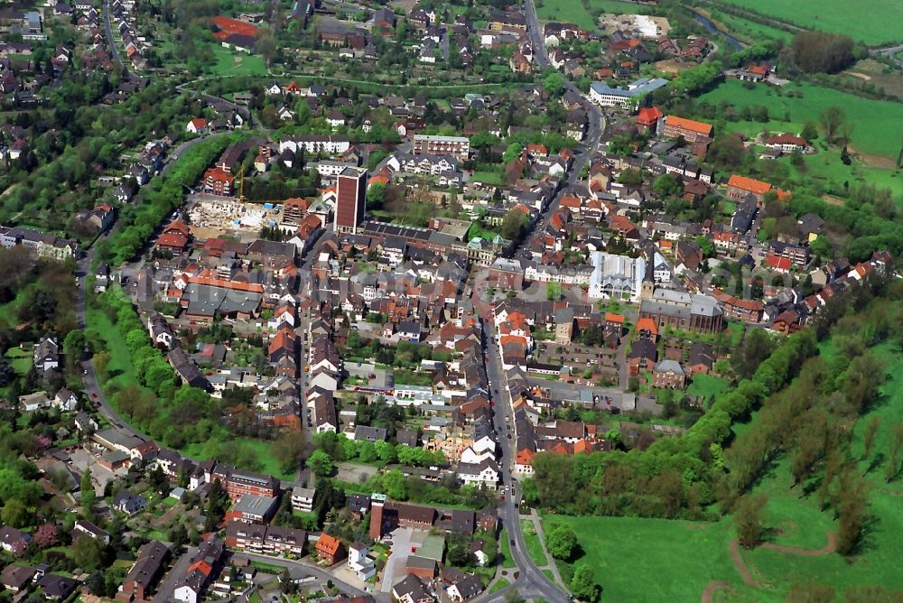 Aerial photograph Rheinberg - Cityscape from the city center of downtown Rheinberg in the state Nordhrhein-Westphalia