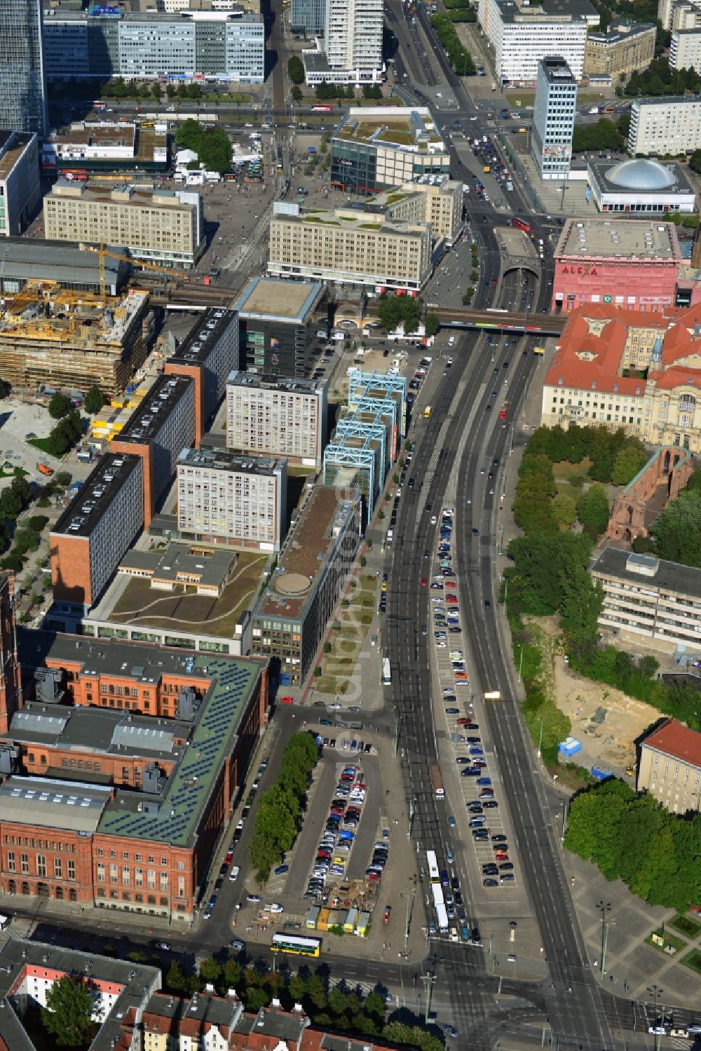 Berlin Mitte from the bird's eye view: City view of the district Mitte overlooking the station Alexanderplatz, the town hall Rotes Rathaus and the Alexa shopping mall in Berlin