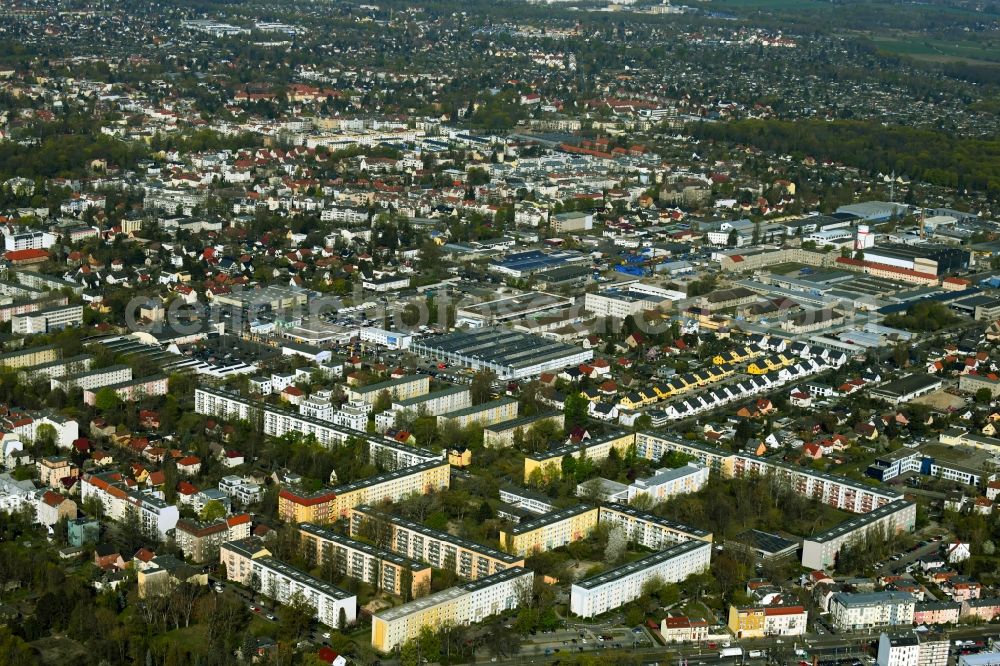 Aerial photograph Berlin - Downtown area in the urban area in the Niederschoenhausen district in Berlin, Germany