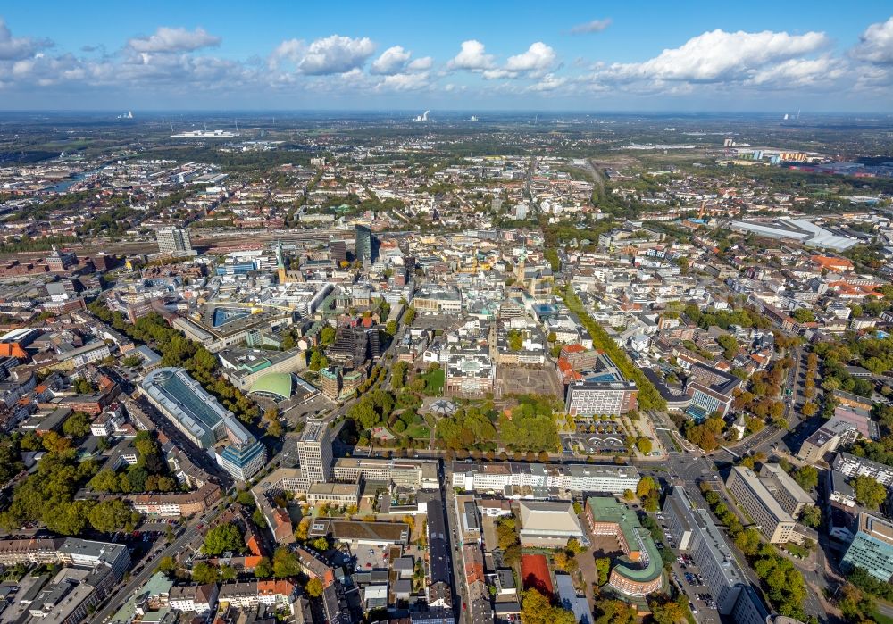 Dortmund from the bird's eye view: District in the city in the district Ruhrallee West in Dortmund in the state North Rhine-Westphalia, Germany