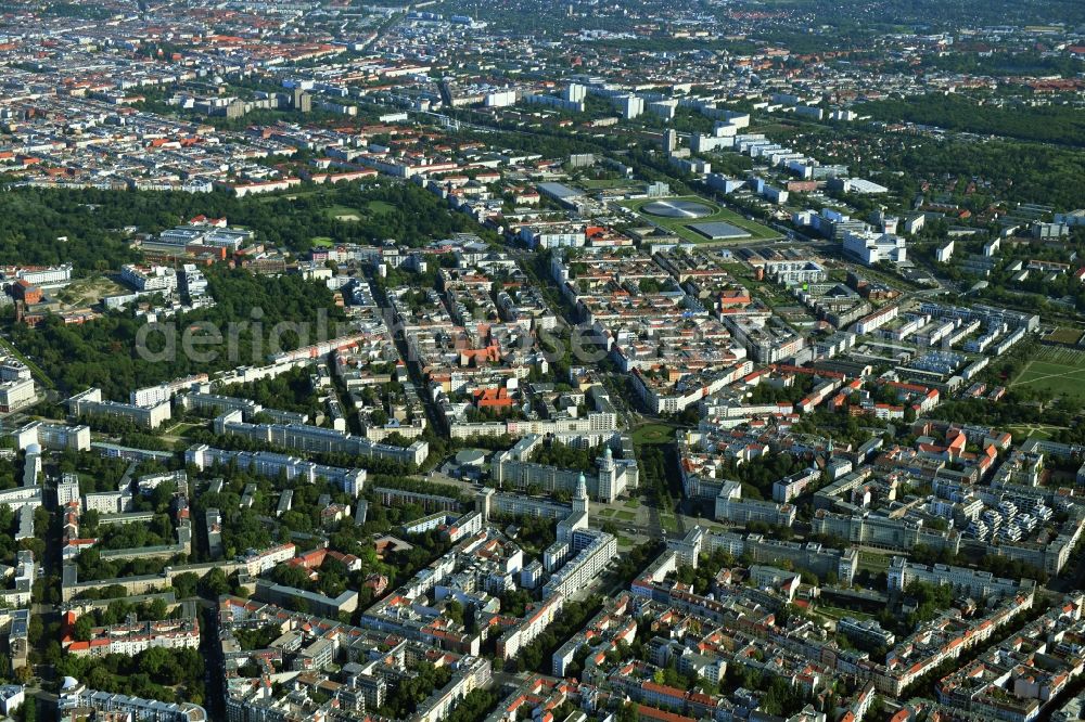 Aerial image Berlin - District Warschauer Strasse - Frankfurter Tor - Karl-Marx-Allee - Petersburger Strasse in the city in the district Friedrichshain in Berlin, Germany