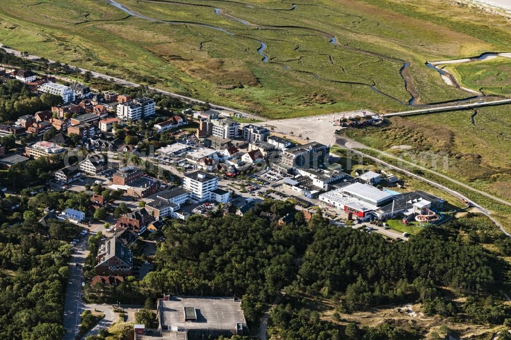 Aerial image Sankt Peter-Ording - Cityscape of the district Am Kurbad and of Buhne 1 on Seebruecke in Sankt Peter-Ording in the state Schleswig-Holstein, Germany