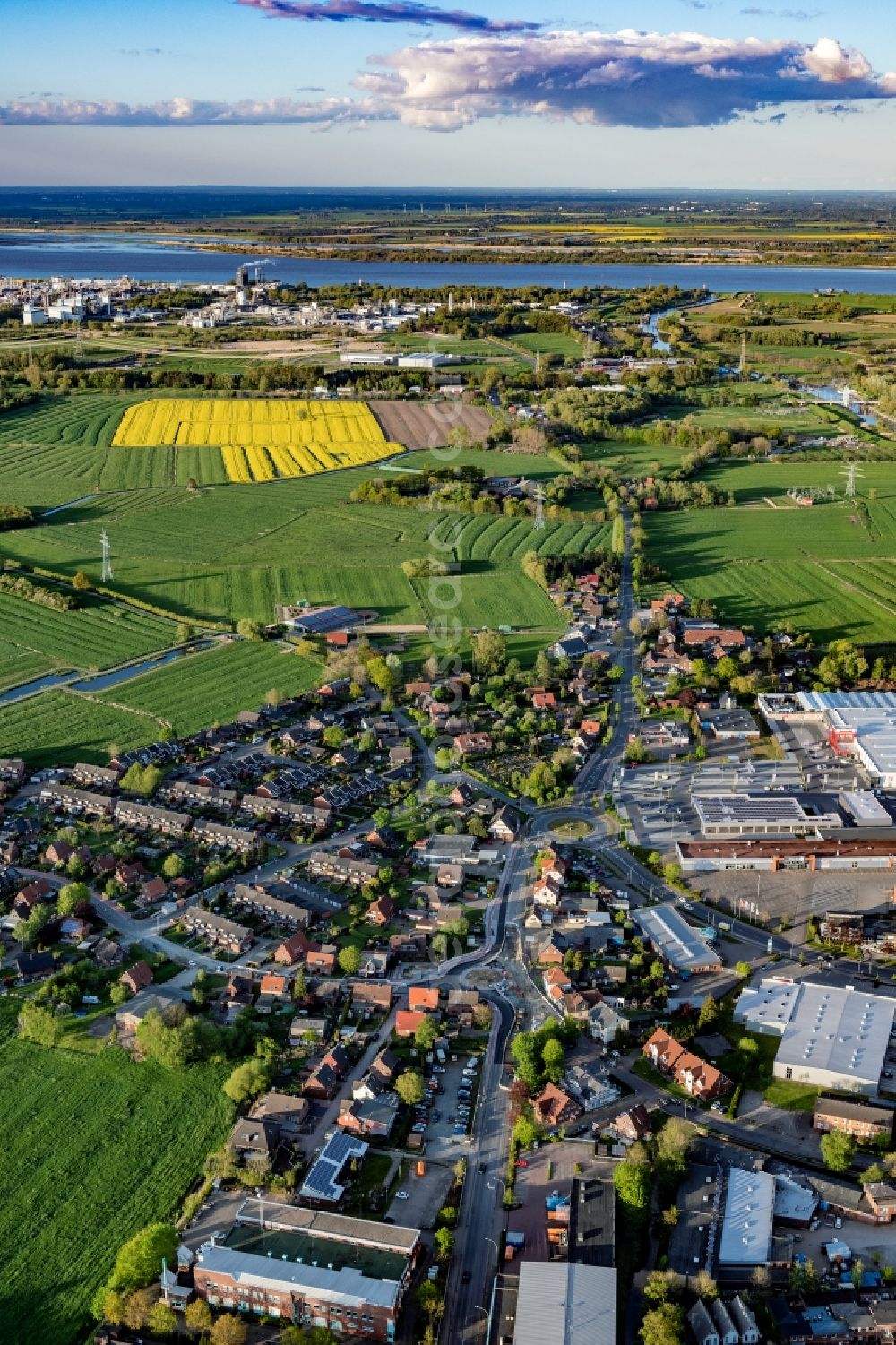 Aerial image Schölisch - Urban area in the urban area in Schoelisch in Stade in the state Lower Saxony, Germany