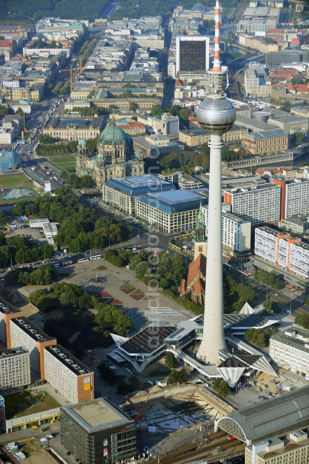 Berlin from the bird's eye view: City view from the center of the federal capital of East Berlin. See also the Construction site at the new construction of the residential and commercial building Alea 101 at Alexanderplatz in the district Mitte in Berlin