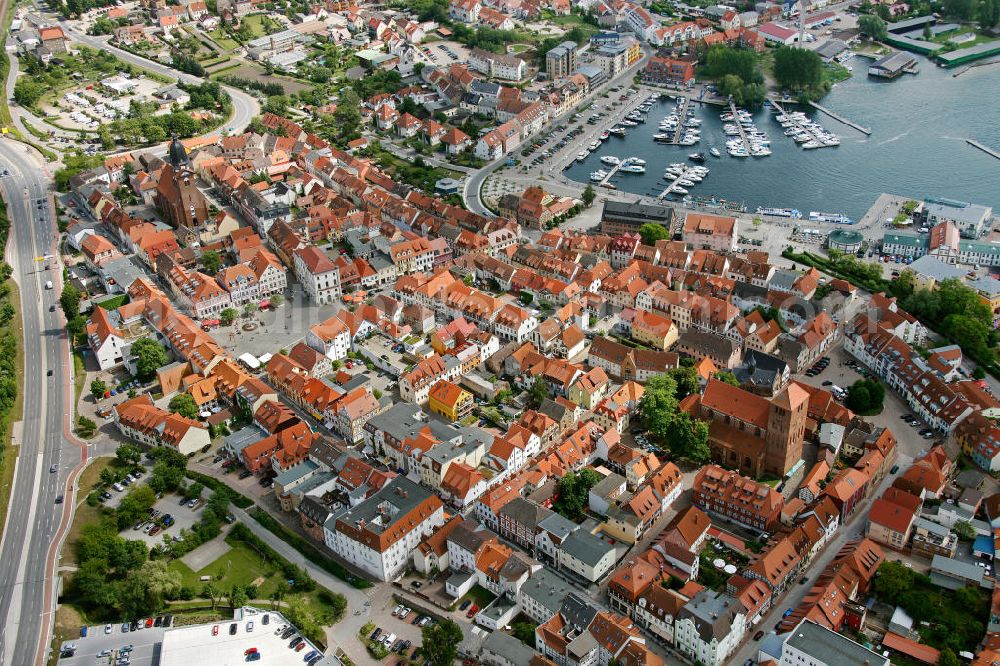 Waren / Müritz from above - Stadtansicht vom Stadtzentrum und der Warener Altstadt an der Marina zur Müritz in Mecklenburg-Vorpommern. City view from the city center and the old town Waren.