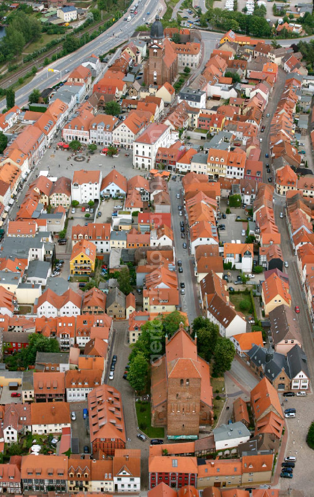 Aerial photograph Waren / Müritz - Stadtansicht vom Stadtzentrum und der Warener Altstadt an der Marina zur Müritz in Mecklenburg-Vorpommern. City view from the city center and the old town Waren.