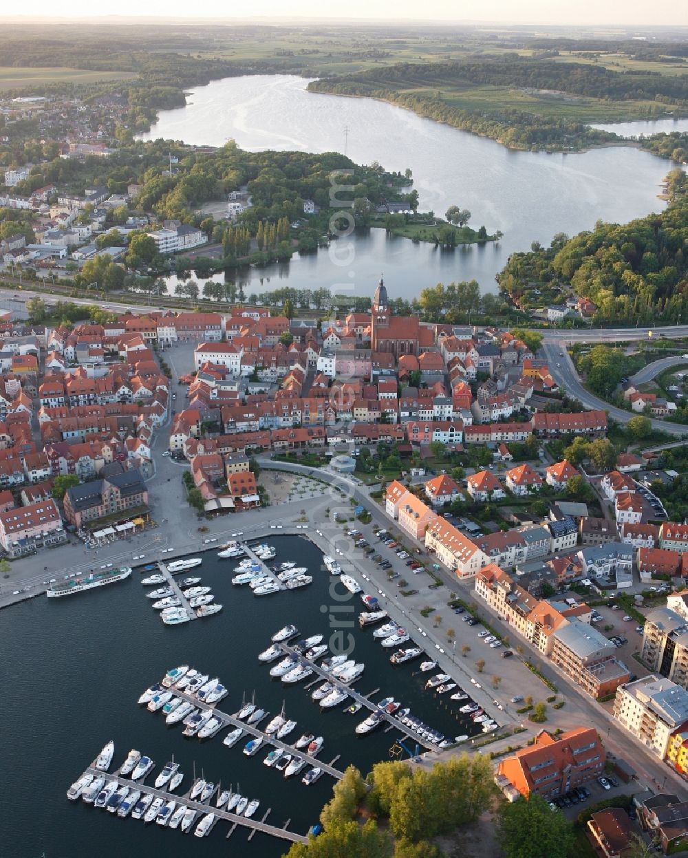 Aerial image Waren (Müritz) - Cityscape from the city center and the old town of Waren at the marina to Mueritz in Mecklenburg-Vorpommern