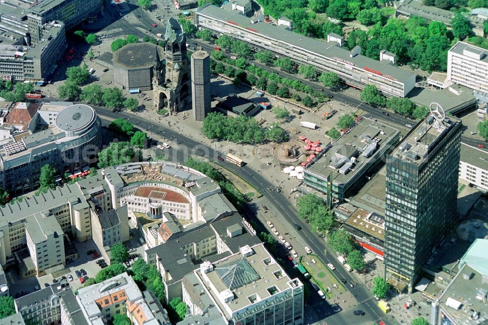 Aerial image Berlin - View Cityscape from the city center in the Charlottenburg district of western Berlin