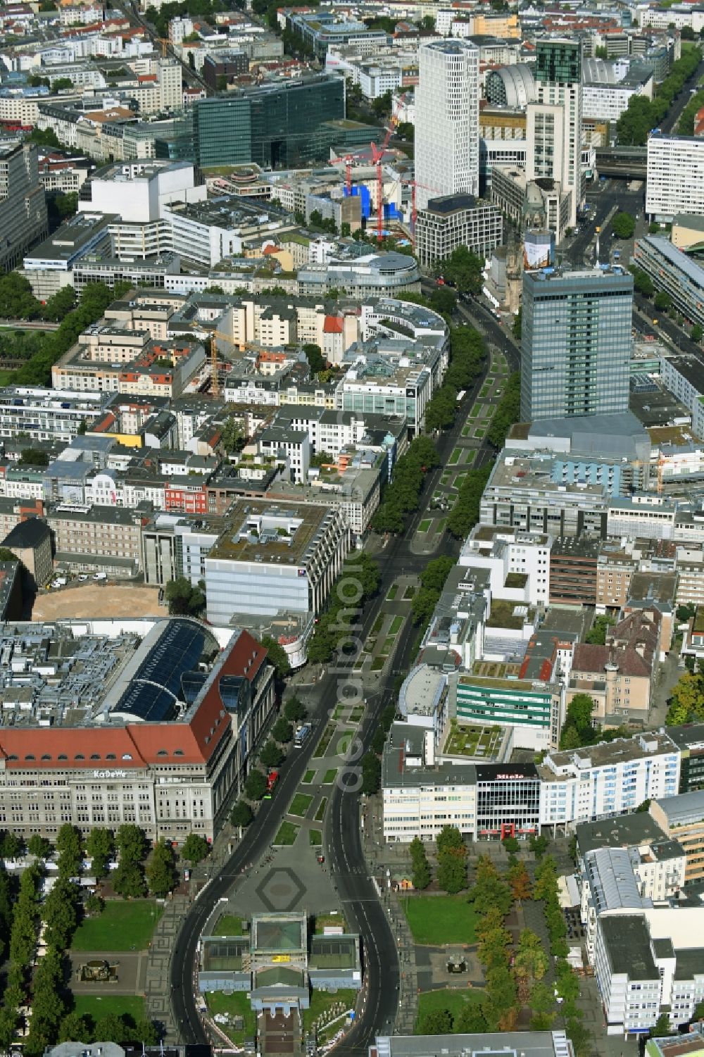 Berlin from the bird's eye view: District Tauentziehn - Budapester Strasse - Breitscheidplatz in the city in the district Charlottenburg in Berlin, Germany