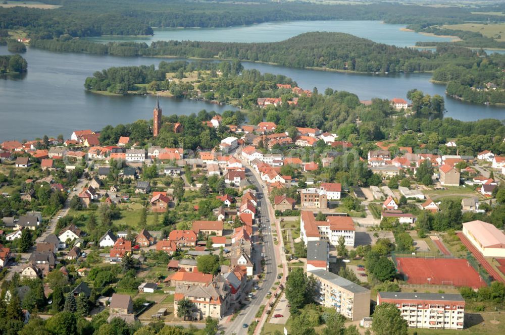 Aerial image Feldberg - Blick über die Stadt Feldberg mit der Halbinsel Amtswerder im Haussee und dem See Breiter Luzin - Mecklenburg-Vorpommern MV. View over the townscape Feldberg with the peninsula Amtswerder in the lake Haussee and the lake Breiter Luzin - Mecklenburg-Western Pomerania.