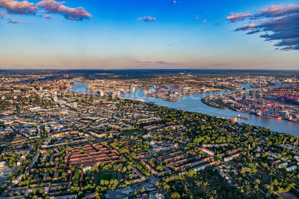 Aerial photograph Hamburg - District on the banks of the Elbe in the city in the district Altona-Altstadt in Hamburg, Germany