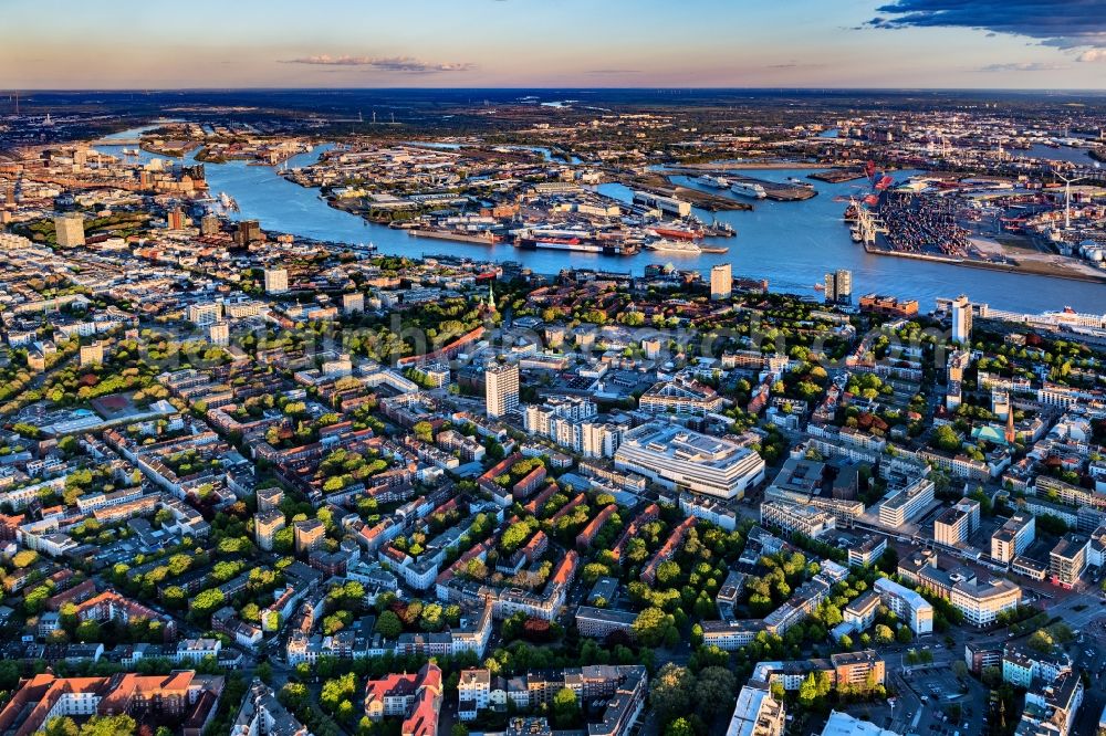 Aerial image Hamburg - District on the banks of the Elbe in the city in the district Altona-Altstadt in Hamburg, Germany