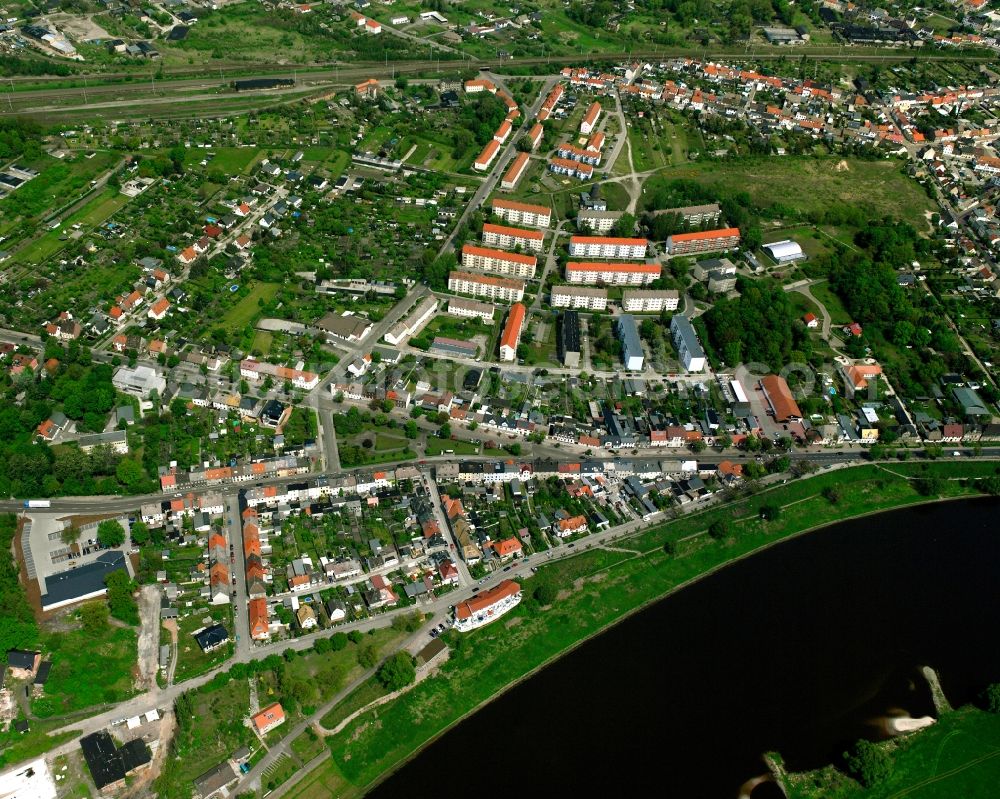 Coswig (Anhalt) from the bird's eye view: City view on the river bank of the River Elbe in Coswig (Anhalt) in the state Saxony-Anhalt, Germany