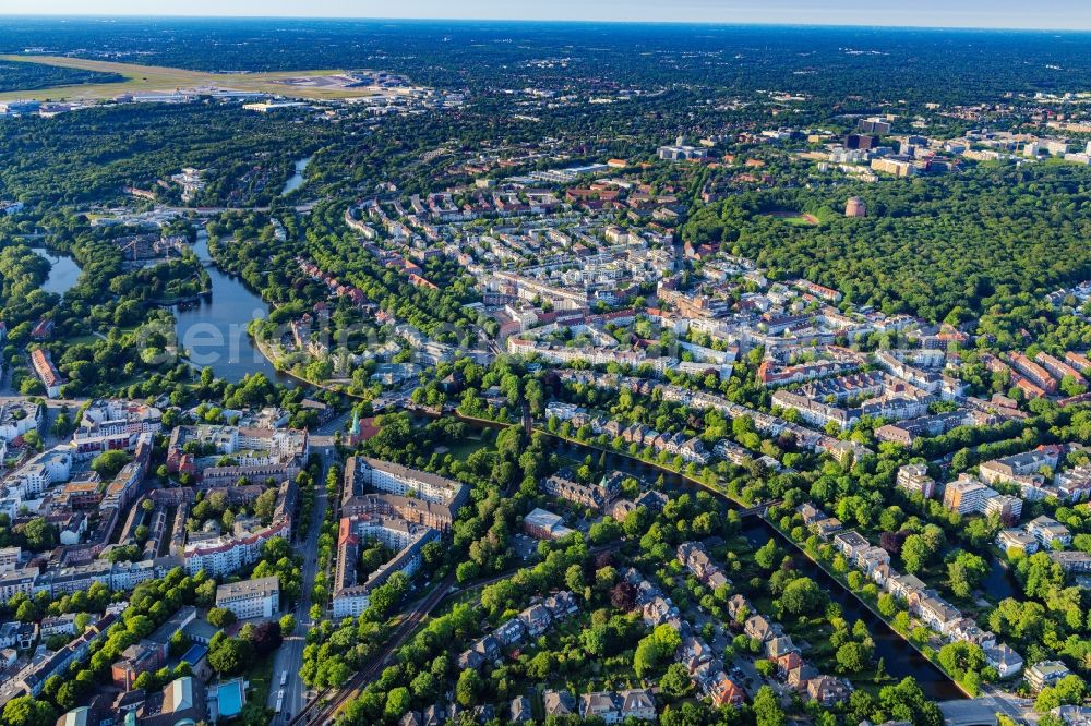 Aerial photograph Hamburg - City view on the river bank of Alster in the district Eppendorf in Hamburg, Germany