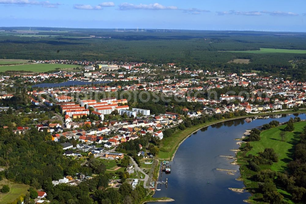 Aerial image Coswig (Anhalt) - City view on the river bank of the River Elbe in Coswig (Anhalt) in the state Saxony-Anhalt, Germany