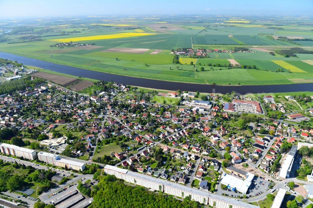 Aerial image Nünchritz - City view on the river bank of the River Elbe in Nuenchritz in the state Saxony, Germany