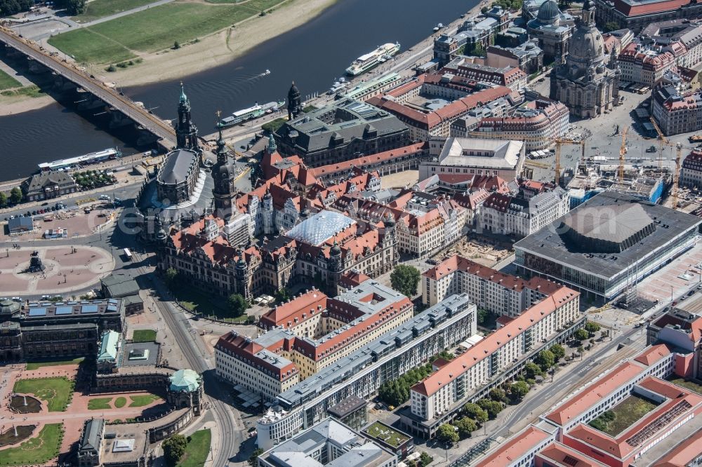 Aerial photograph Dresden - City view on the river bank of the River Elbe in the district Altstadt in Dresden in the state Saxony, Germany