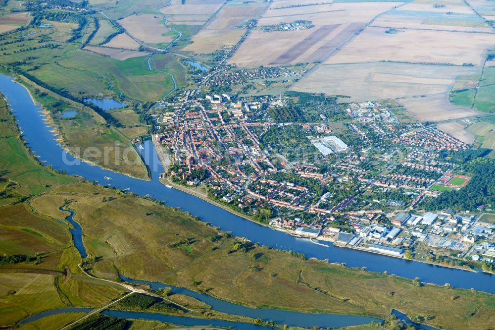 Aerial photograph Tangermünde - City view on the river bank of the River Elbe in Tangermuende in the state Saxony-Anhalt, Germany