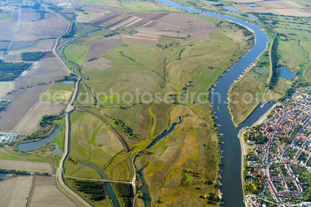 Tangermünde from the bird's eye view: City view on the river bank of the River Elbe in Tangermuende in the state Saxony-Anhalt, Germany