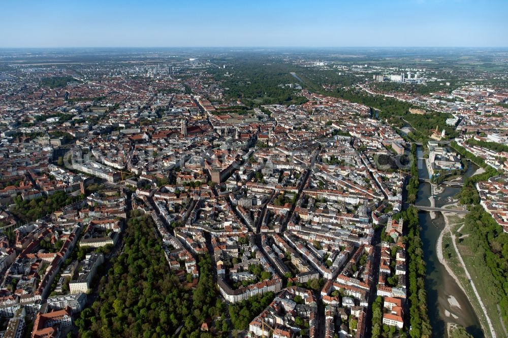 Aerial photograph München - City view on the bank of the river Isar with a view of the old town - downtown - in Munich in the state Bavaria, Germany