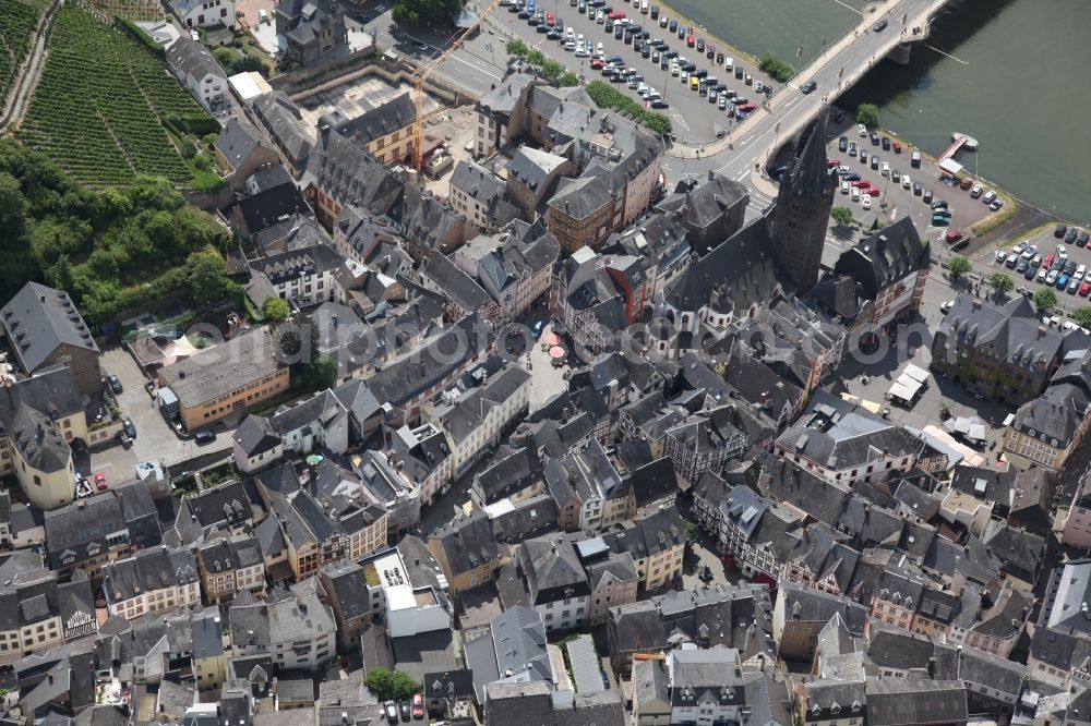 Aerial image Bernkastel-Kues - City view on the river bank of the river Mosel in Bernkastel-Kues in the state Rhineland-Palatinate, Germany. Historic city center on the Gestade