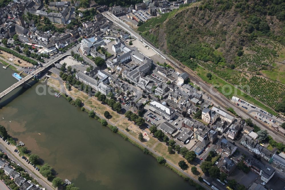 Aerial photograph Cochem - City view on the river bank of the river Mosel in Cochem in the state Rhineland-Palatinate, Germany