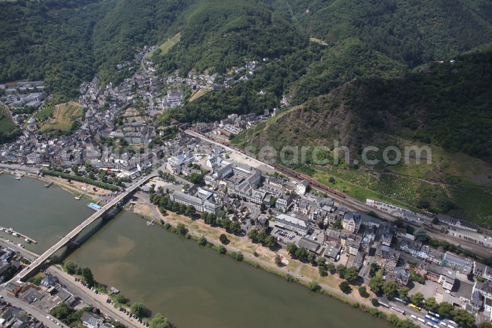 Aerial photograph Cochem - City view on the river bank of the river Mosel in Cochem in the state Rhineland-Palatinate, Germany