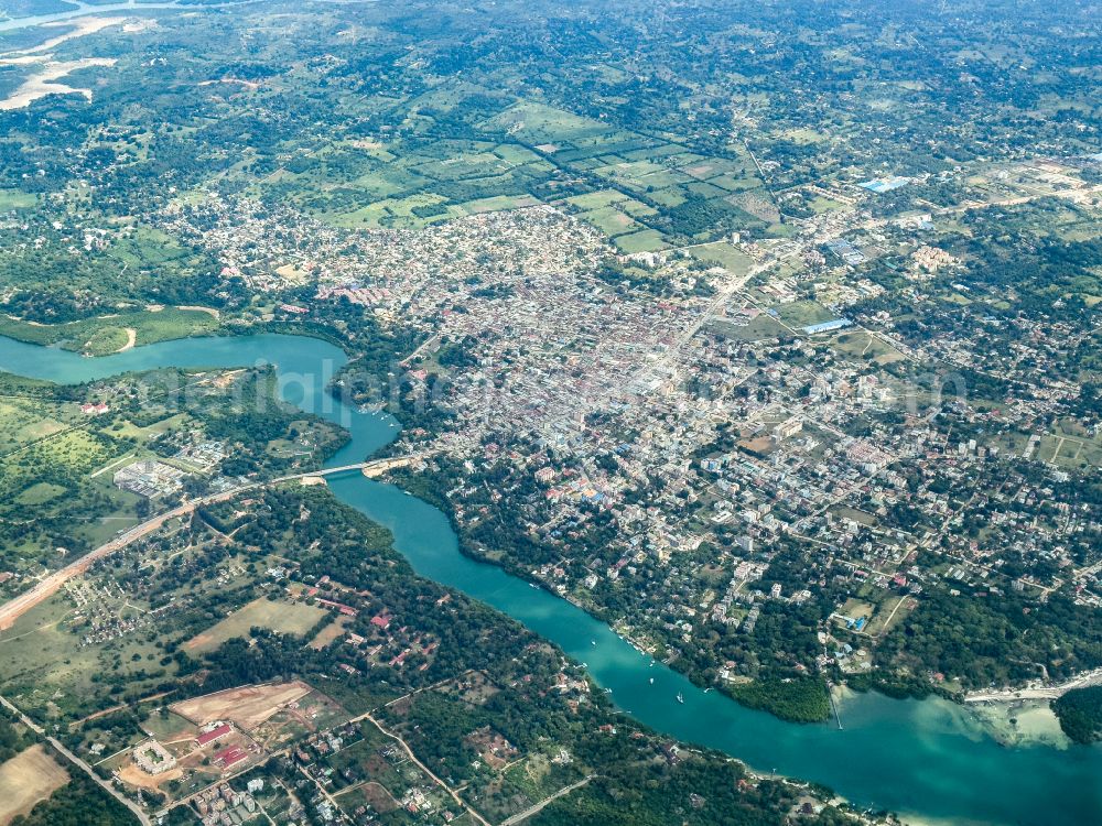 Mombasa from the bird's eye view: City view on the river bank Mtwapa Creek in Mombasa in Wilaya ya Mombasa, Kenya