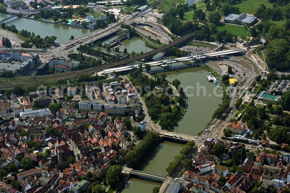 Stuttgart from the bird's eye view: City view on the river bank Neckar in the district Cannstatt in Stuttgart in the state Baden-Wuerttemberg, Germany