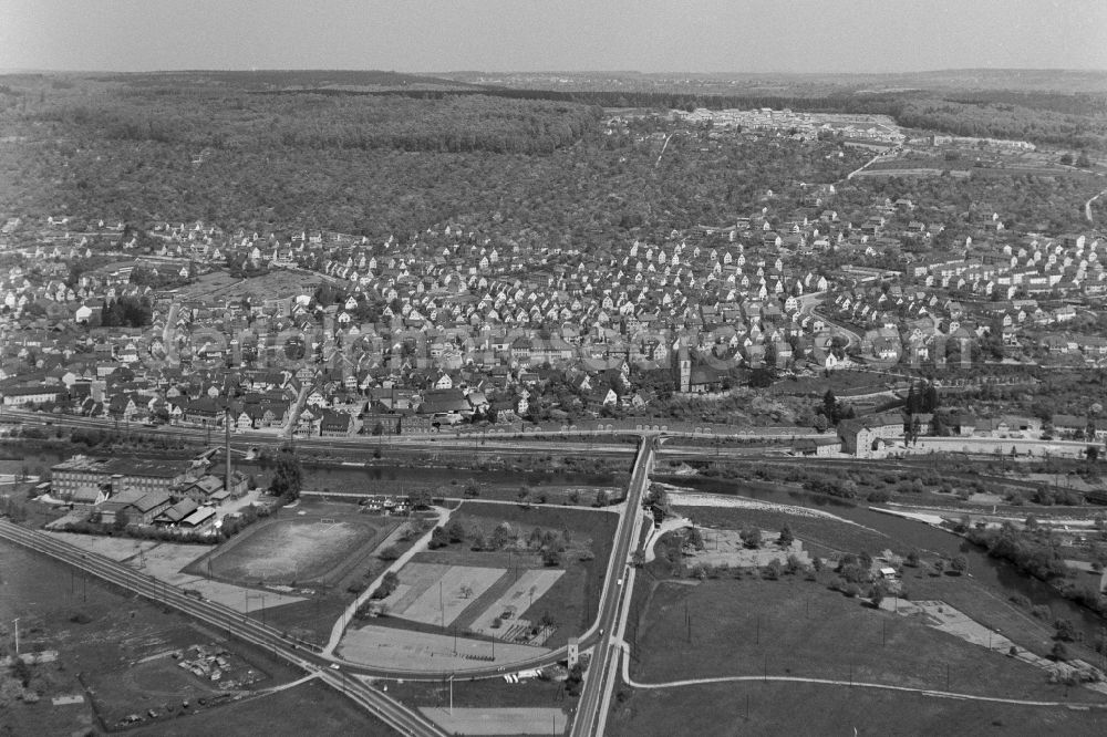 Aerial photograph Plochingen - City view on the river bank of Neckars in Plochingen in the state Baden-Wuerttemberg, Germany