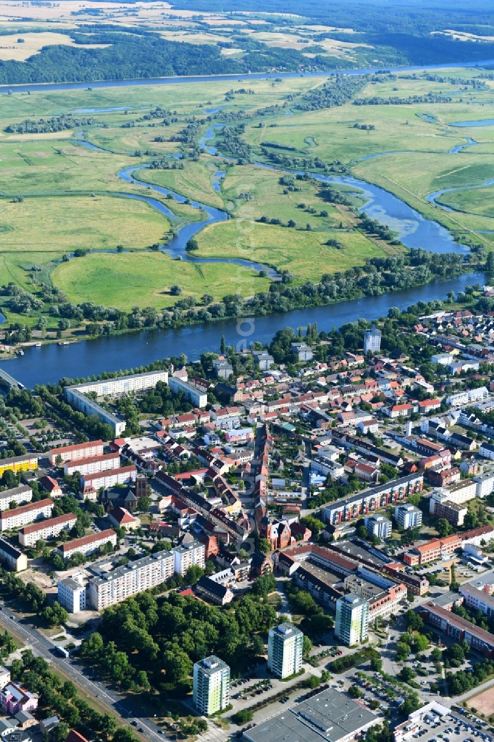 Aerial photograph Schwedt/Oder - City view on the river bank of Oder in Schwedt/Oder in the state Brandenburg, Germany