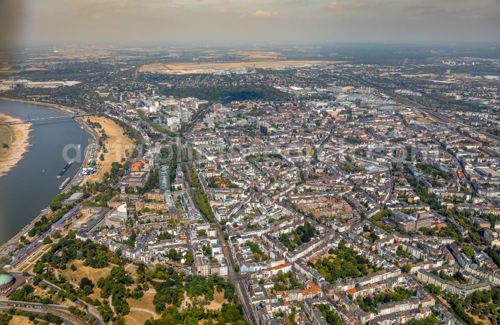 Düsseldorf from the bird's eye view: City view on the river bank of the Rhine river in Duesseldorf in the state North Rhine-Westphalia, Germany