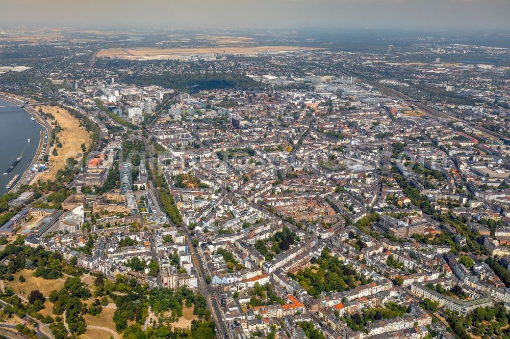 Aerial image Düsseldorf - City view on the river bank of the Rhine river in Duesseldorf in the state North Rhine-Westphalia, Germany