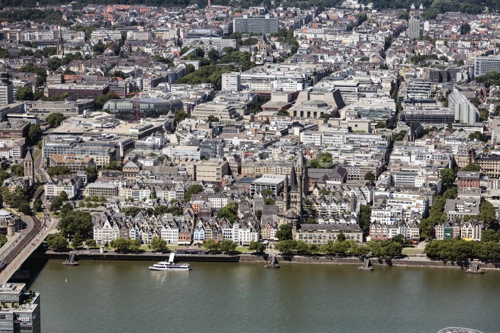 Aerial photograph Köln - City view on the river bank Rhine in Cologne in the state North Rhine-Westphalia, Germany