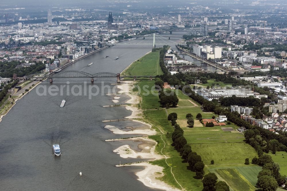 Köln from the bird's eye view: City view on the river bank of the Rhine river in Cologne in the state North Rhine-Westphalia, Germany