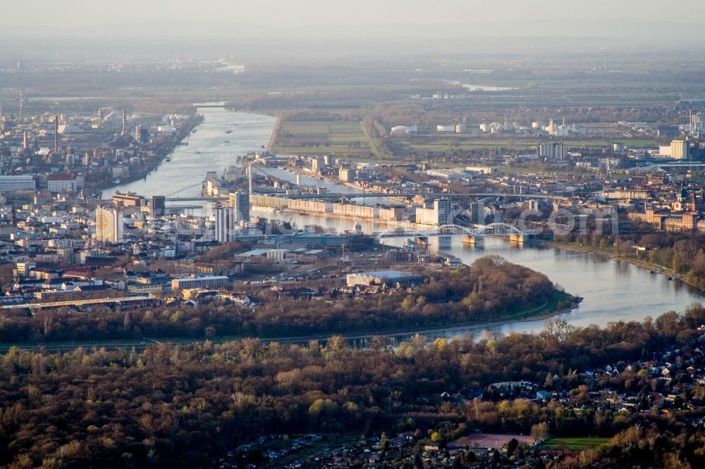 Aerial image Ludwigshafen am Rhein - City view on the river bank of the Rhine river in Ludwigshafen am Rhein in the state Rhineland-Palatinate, Germany