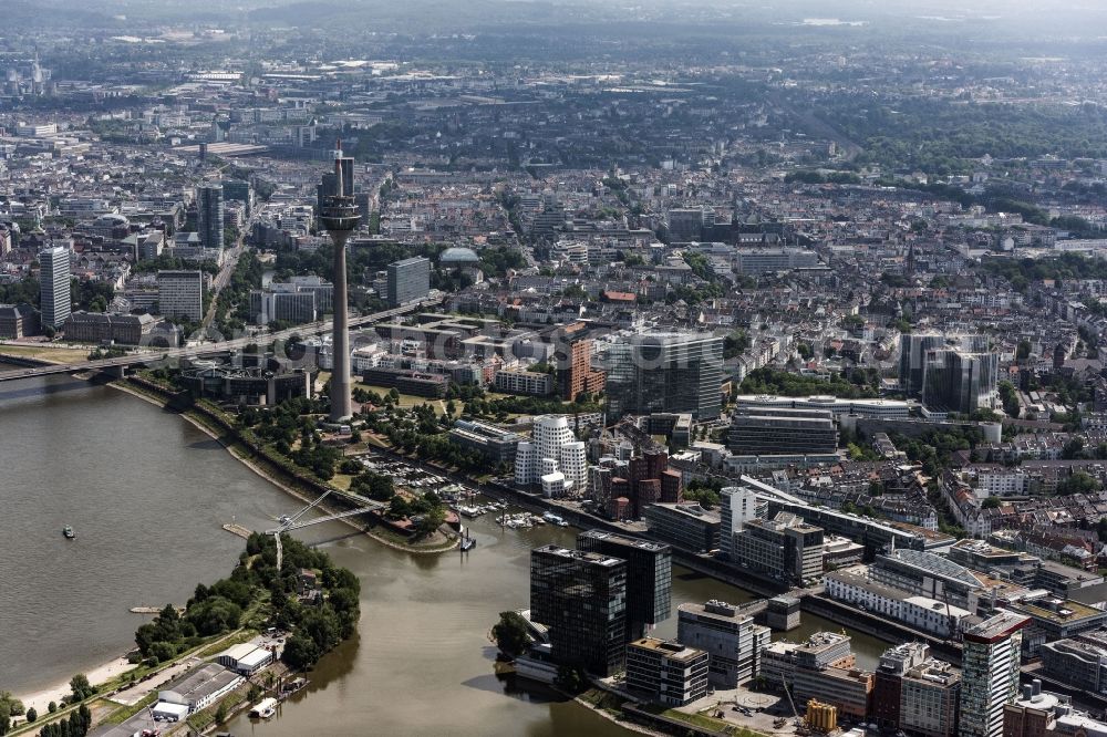 Aerial image Düsseldorf - City view on the river bank of Rhein on Medienhafen in Duesseldorf in the state North Rhine-Westphalia, Germany