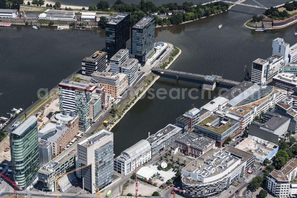 Düsseldorf from the bird's eye view: City view on the river bank of Rhein on Medienhafen in Duesseldorf in the state North Rhine-Westphalia, Germany