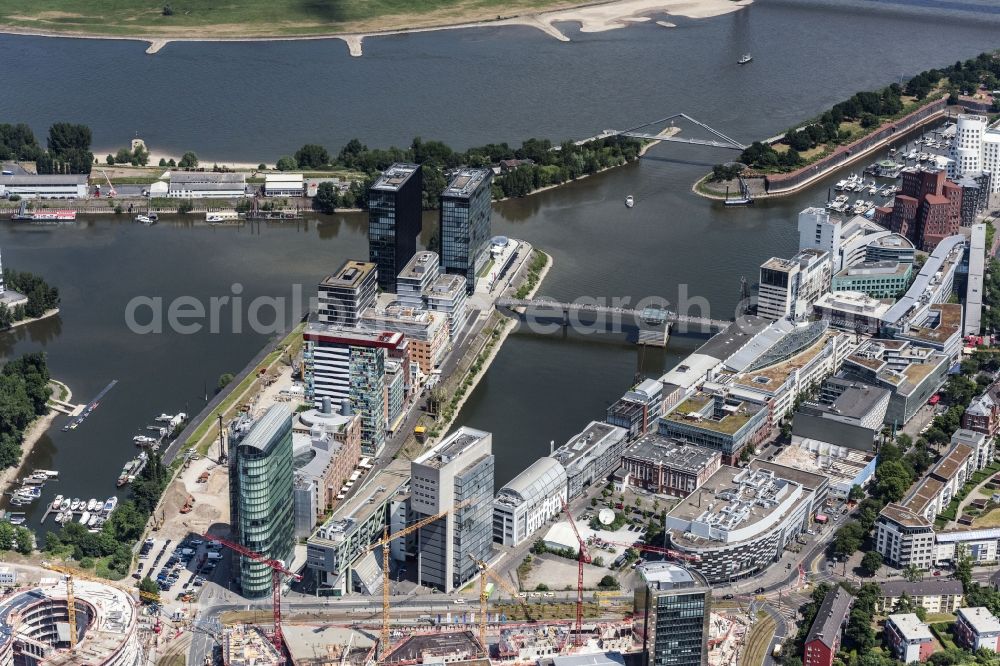 Aerial image Düsseldorf - City view on the river bank of Rhein on Medienhafen in Duesseldorf in the state North Rhine-Westphalia, Germany