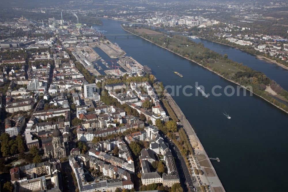 Aerial image Mainz - City view on the left river bank of the Rhine river in Mainz in the state Rhineland-Palatinate, Germany