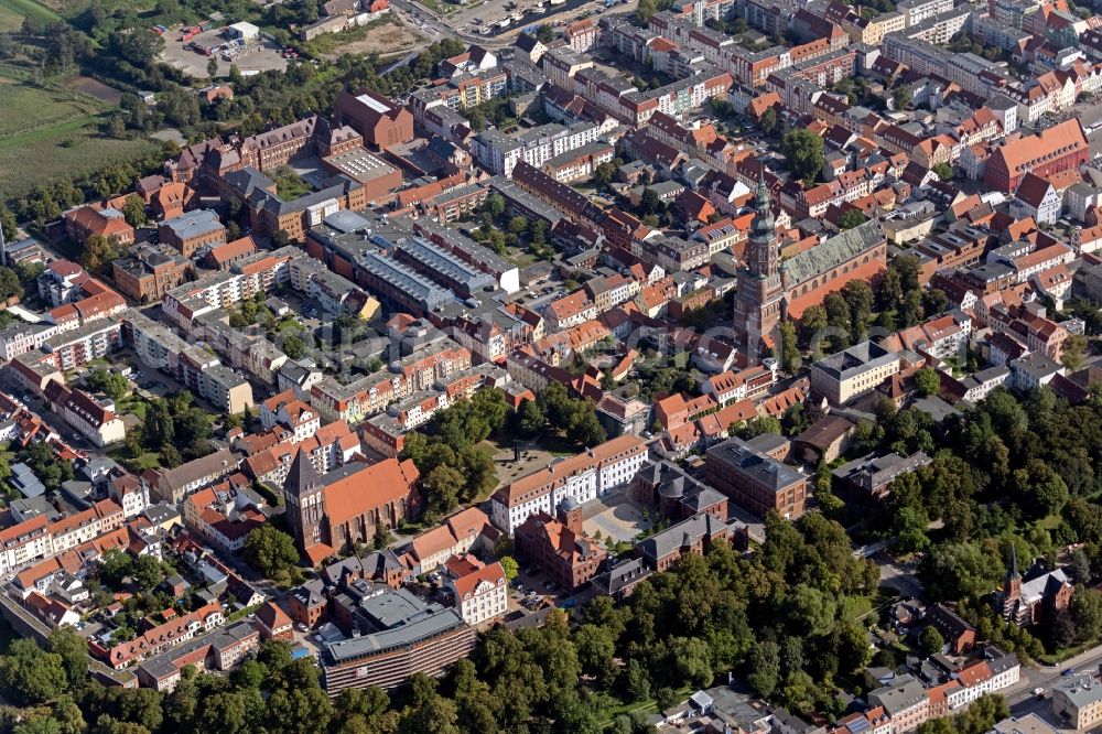 Aerial photograph Greifswald - City view on the river bank of Ryck in Greifswald in the state Mecklenburg - Western Pomerania, Germany