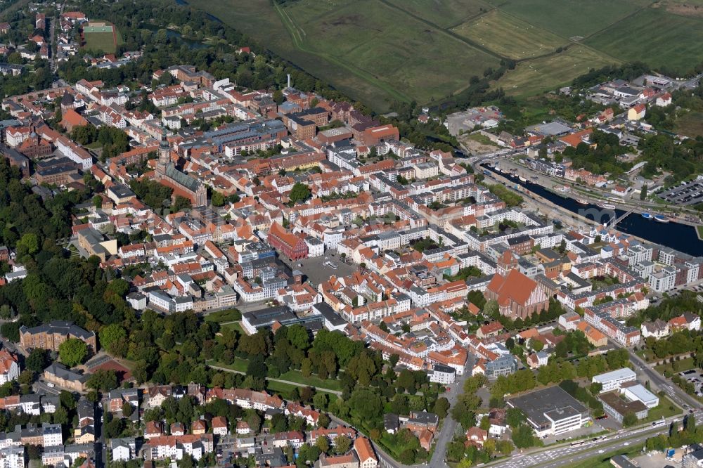 Aerial image Greifswald - City view on the river bank of Ryck in Greifswald in the state Mecklenburg - Western Pomerania, Germany