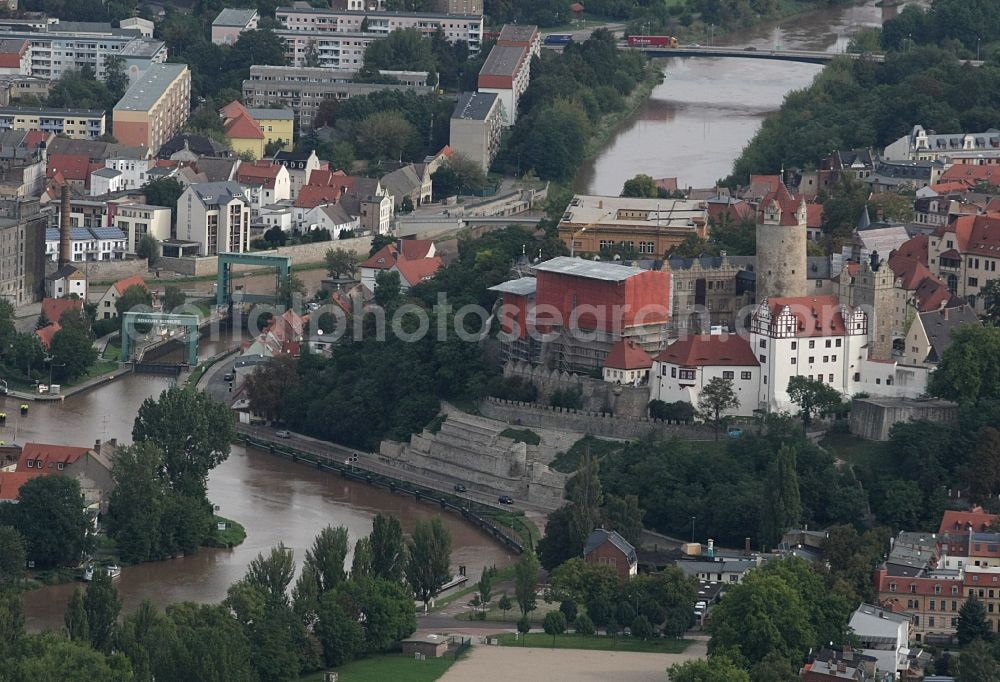 Bernburg (Saale) from the bird's eye view: City view on the river bank of Saale in Bernburg (Saale) in the state Saxony-Anhalt, Germany